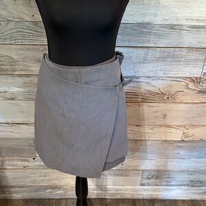 H&M Light Gray Mini Wrap Skirt With Silver Buckle Accent And Side Zipper-NWT